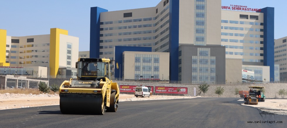 ŞEHİR HASTANESİ YOLUNDA SICAK ASFALT SERİMİ BAŞLADI